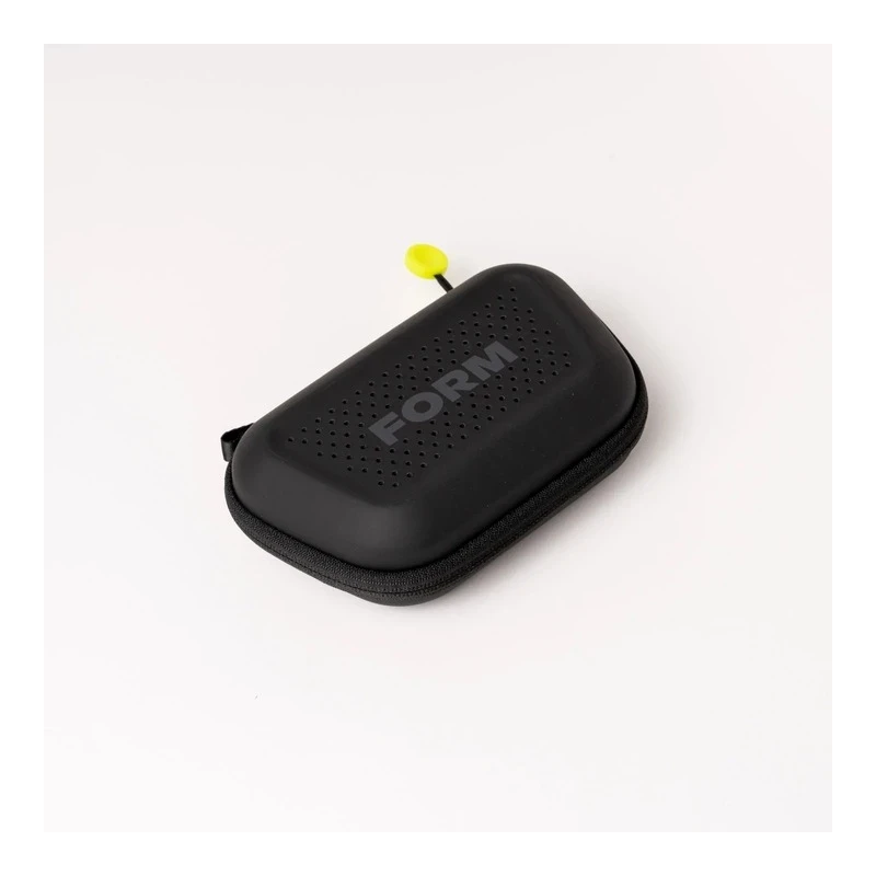 FORM goggle case - zamykane wentylowane etui do FORM Smart Swim 2 (black)