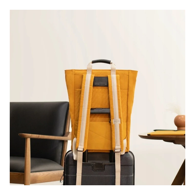Native Union W.F.A Backpack - plecak z kieszenią na laptop 16", 20 L (kraft)