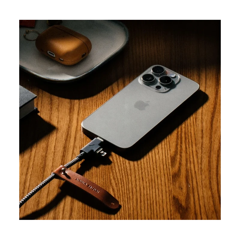 Native Union Belt Cable Duo Pro 240W - kabel USB-C - USB-C / lightning, 2,4 m (zebra)