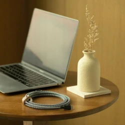 Native Union Belt Cable XL 100W kabel USB-C-USB-C 3m wytrzymały oplot Kevlar (zebra)