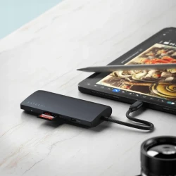 Satechi Multiport aluminioway Adapter 8K USB-C, HDMI, SD UHS-II, Ethernet