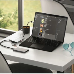 Satechi Multiport aluminioway Adapter 8K USB-C, HDMI, SD UHS-II, Ethernet