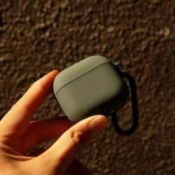 Native Union Active Case solidne silikonowe etui ochronne premium AirPods 4 (slate green)