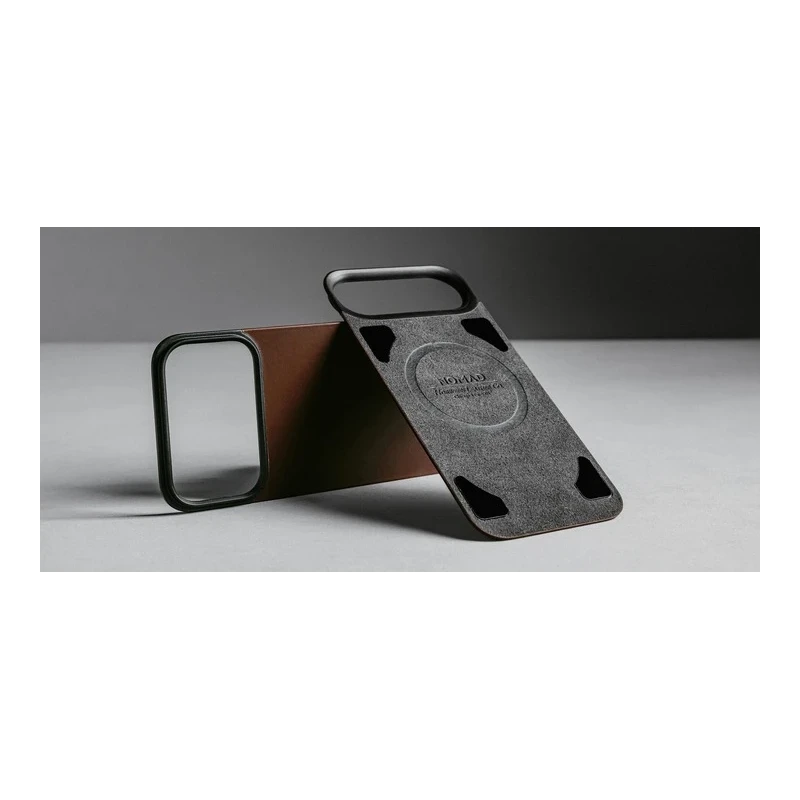 NOMAD Magnetic Leather Back - nakładka magnetyczna na iPhone 17 Pro kompatybilna z MagSafe  skóra Horween (rustic brown)