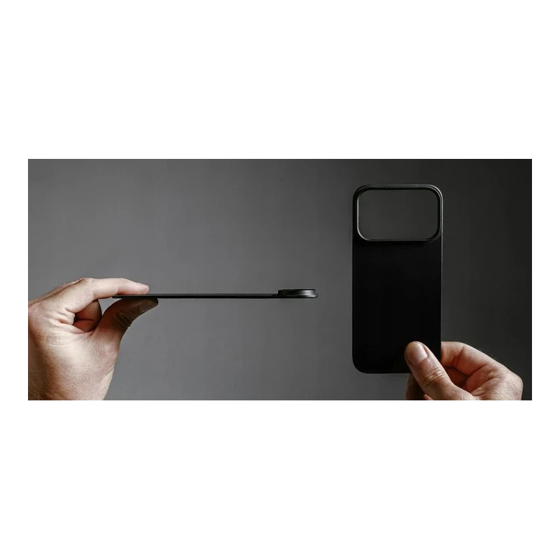 NOMAD nakładka magnetyczna plecki iPhone 17 Pro MagSafe skóra Horween (black)