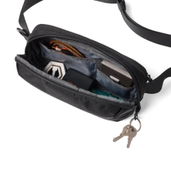 UAG Standard Issue - nerka 1L z kieszenią na lokalizator (black)