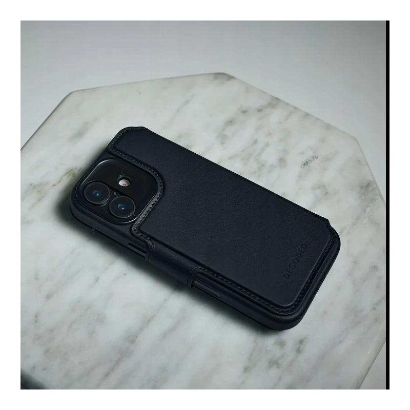 Decoded pokrowiec case dwuczęściowe etui z klapką iPhone 17 MagSafe skóra (black)