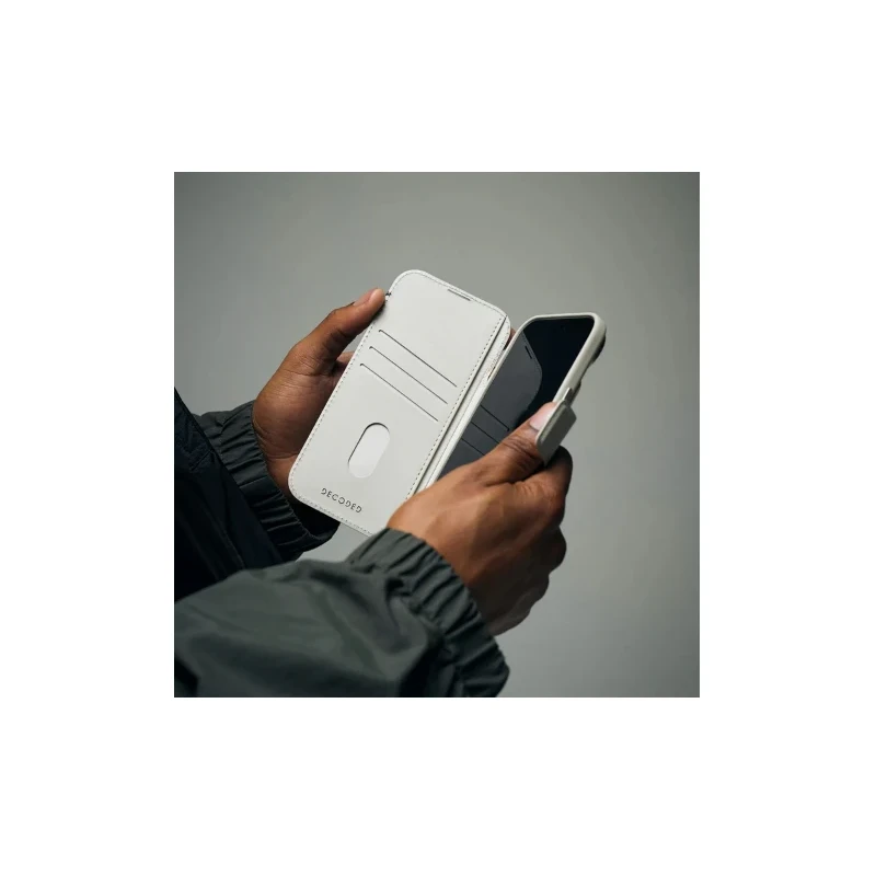 Decoded pokrowiec case dwuczęściowe etui z klapką iPhone 17 MagSafe skóra (chocolat brown)