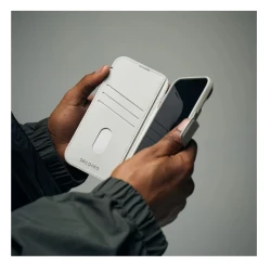 Decoded case dwuczęściowe etui z klapką iPhone 17 Pro MagSafe skóra (solid clay)