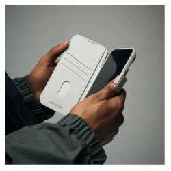 Decoded case dwuczęściowe etui z klapką iPhone 17 Pro Max MagSafe skóra (chocolat brown)