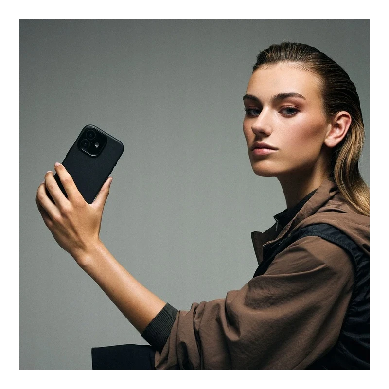 Decoded case etui skórzane plecki mocna obudowa iPhone 17 MagSafe (black)