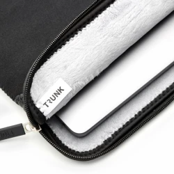 Trunk 15" MacBook Air Sleeve - neoprenowe etui ochronne do MacBook 15" (black)