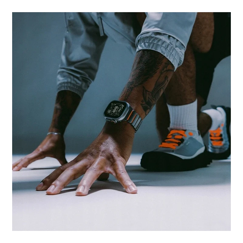 NOMAD Stratos Band - tytanowa bransoleta do Apple Watch 49mm z FKM (natural titanium, ultra orange FKM)