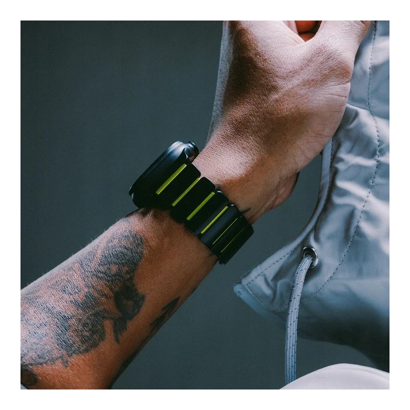 NOMAD Stratos Band - tytanowa bransoleta do Apple Watch 49mm z FKM (black titanium, volt FKM)