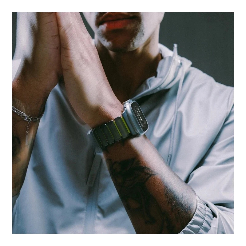 NOMAD Stratos Band - tytanowa bransoleta do Apple Watch 49mm z FKM (natural titanium, volt FKM)