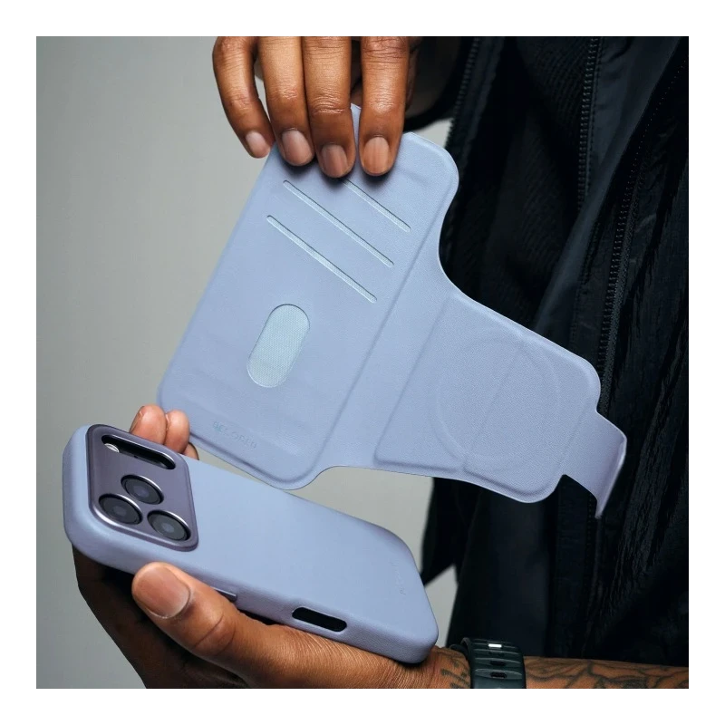 Decoded Textured Silicone Detachable Wallet - obudowa ochronna do iPhone 17 Pro Max kompatybilna z MagSafe (forever blue)