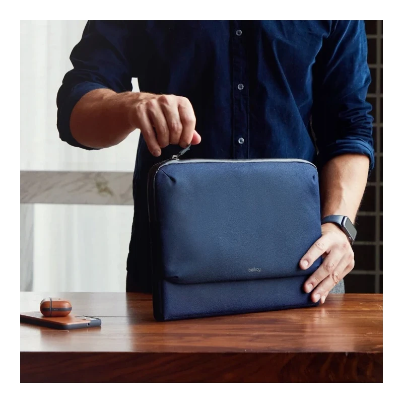 Bellroy Laptop Caddy 16 - etui na laptop 16" z kieszeniami na akcesoria mobilne (black)