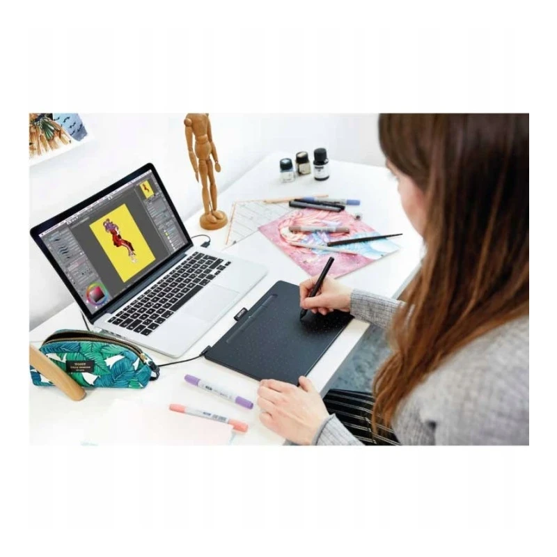 Wacom Intuos M - tablet piórkowy, czarny + 3 softy graficzne + Pen 4K
