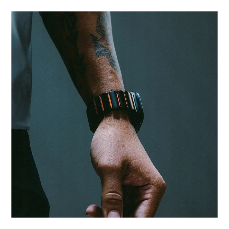 NOMAD Stratos Band - tytanowa bransoleta do Apple Watch 49mm z FKM (black titanium, ultra orange FKM)
