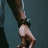 NOMAD elegancka mocna tytanowa bransoleta Apple Watch, Ultra, SE (black titanium, ultra orange FKM)
