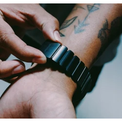NOMAD elegancka mocna tytanowa bransoleta Apple Watch, Ultra, SE (black titanium, black FKM)