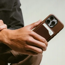 NOMAD Leather Mag Wallet skórzany portfel MagSafe i Apple Find My (brown)