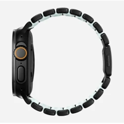 NOMAD elegancka mocna tytanowa bransoleta Apple Watch, Ultra, SE (black titanium, icy blue glow FKM)