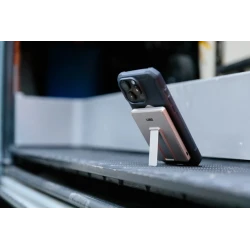 UAG Ultra Slim 5K powerbank 5000 mAh z podstawką 10W MagSafe kabel titanium (titan)