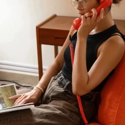 Native Union Retro słuchawka telefoniczna odbiera kończy połączenia USB-C (bubble gum)