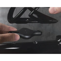 LAUT Bike Tag Bottle Mount - rowerowy uchwyt do AirTag do montażu pod uchwytem na bidon (czarny)