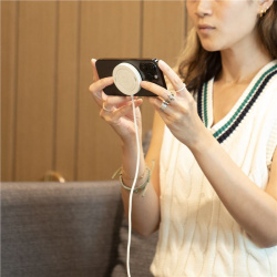 Native Union Snapstand Qi2 wireless charger, sandstone