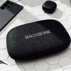 Backbone One Carry Case kompaktowe etui ochronne na kontroler pad czarne